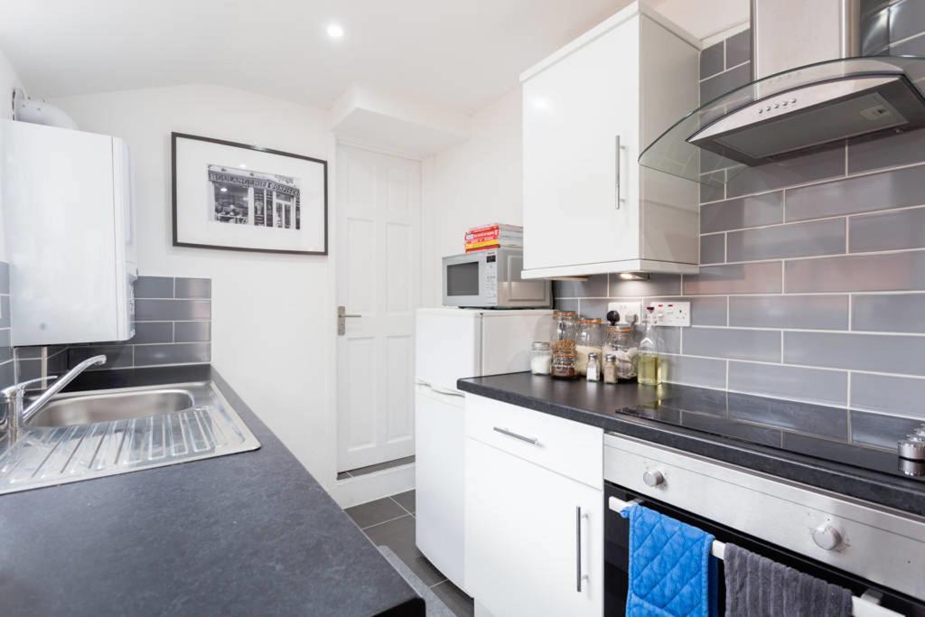 Ashton House - Stylish 2 Bedroom House, Close To Luton Town Center & Airport Exterior foto
